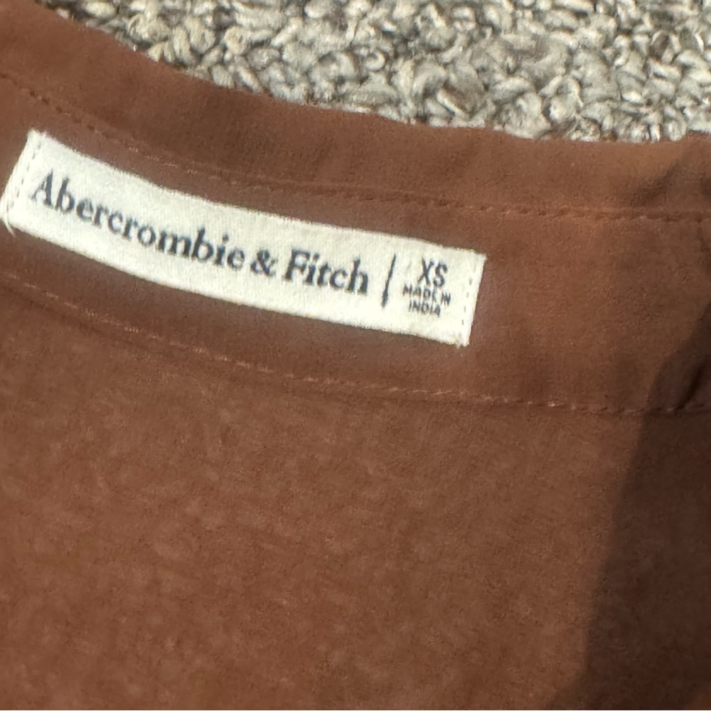 Abercrombie & Fitch Brown Crewneck Top - Picture 4 of 6